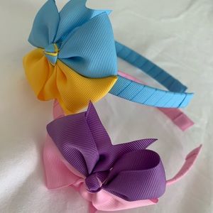 2 for $3. Double bow ties headband. Multiple quantities. Good for the gifts.